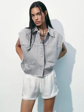 ZARA Grey Frayed-Edge Cropped Denim Vest size small